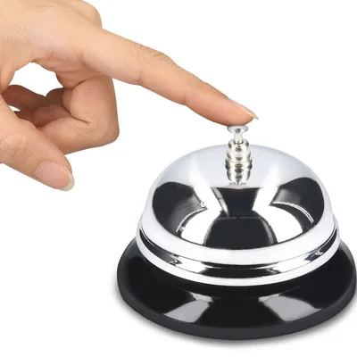 Produktbild von kwmobile Tischklingel mit klarem Klang - 6 x 8,5 x 8,5cm - verchromte Tischglocke für Restaurant Hotel Geschäft Schule Spiele - Tisch Klingel Glocke