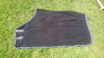 Produktbild von Esposita Abschwitzdecke "Parade" Schwarz 125cm