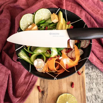 Produktbild von KYOCERA GEN NATURE Santokumesser mit Zuckerrohrgriff, 14 cm