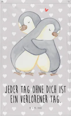 Produktbild von Mr. & Mrs. Panda Wandschmuck Pinguine Kuscheln - Grau Pastell - Geschenk, Jahrestag, Mitbringsel, für Frauen, Valentinstag, Hochzeitstag, Freundin, Boho Wandteppich