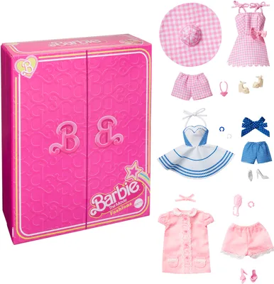 Produktbild von Barbie-Kleidung aus dem Barbie-Spielfilm, Modeset zum Sammeln mit drei bekannten Outfits aus dem Film inklusive Schuhe und Accessoires