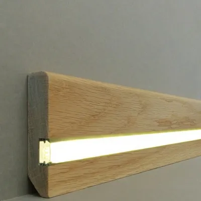 Produktbild von Licht - Fußleisten / Licht - Sockelleisten "Köln" (Massivholz lackiert / 60.20.80.1L) - Eiche