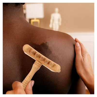 Produktbild von Gua Sha Stab aus Holz – Kleiner Massageklopfer für Körper und Gesicht