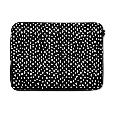 Produktbild von MuchoWow® Laptop Hülle 13 Zoll Schwarz - Weiß - Muster - Polka dots Laptoptasche - Laptophülle - Sleeve - Rundumschutz