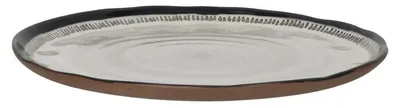 Imagen del producto de Plato para servir de la colección Pomax, fabricado en gres, de varios colores, con un diámetro de 27 cm y una altura de 1,8 cm