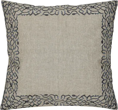 Imagen del producto de Funda de cojín estilo Marrakech, tamaño 50x50 cm. Cojín decorativo de algodón bordado, ideal para decorar el salón, ya sea en el sillón o el sofá. Cojín decorativo "Frisia" en color gris, perfecto como cojín para sillas en el comedor