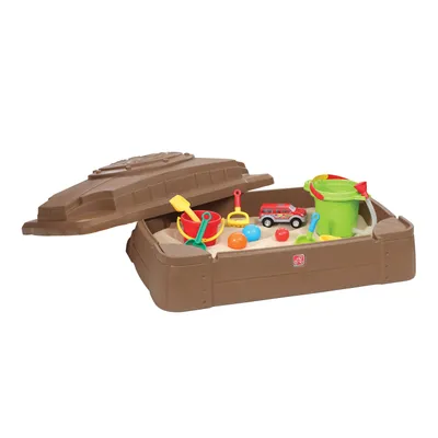 Produktbild von Step2 Play & Store Sandkasten mit Deckel und Sitzecken| Kunststoff Sand Kasten mit Abdeckung für Kinder