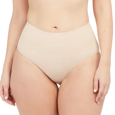 Productafbeelding van Spanx shapewear voor dames, corrigerende slips met buikcontrole, model brief, kleur: zacht nude