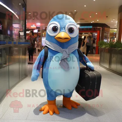 Produktbild von Himmelblauer REDBROKOLY Pinguin Maskottchen kostüm gekleidet in Röhrenjeans und Aktentaschen