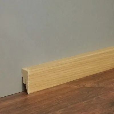 Produktbild von 2,40 m | Sockelleiste Topline furniert Eiche
