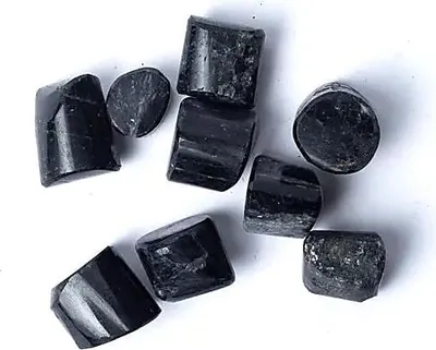 Immagine prodotto di Tormalini neri levigati,  -- dimensioni: circa 1,5-3,5 cm; peso: circa 250 grammi. Acquistabili online
