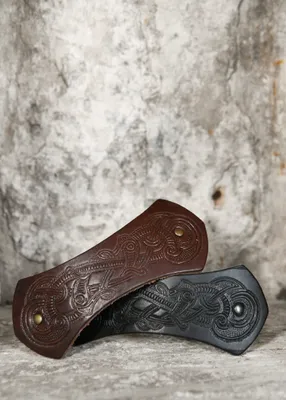 Produktbild von Haarspange aus Leder in Riegelform mit Wikinger-Motiv & Metall-Clip Braun