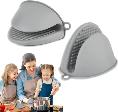 Produktbild von Set mit 2 dicken, hitzebeständigen Silikon-Ofenhandschuhen zum Kochen und Grillen, grau