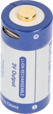 Produktbild von RCR123A 3.0 Volt 880mAh 1,5A Lithium Ionen Akku 16340, wiederaufladbar nur über micro USB