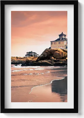 Produktbild von Sherman Cottage an der Küste– Wandbild mit Rahmen – Gerahmtes Bild  – Wanddekoration – 40x60 cm –  Schwarz