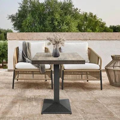 Image de Table carrée pour 2 à 4 personnes, avec plateau en bois