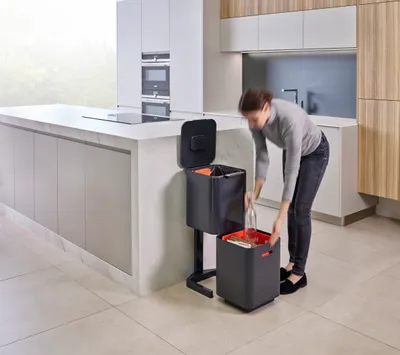 Produktbild von Joseph Joseph IntelligentWaste Totem Compact 40 - Abfallbehälter mit separater Recycling-Einheit,  40 Liter - graphit