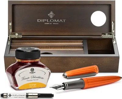 Produktbild von Füllhalter Set Diplomat Aero orange mit Schreibtinte und Stiftetui aus Wenge-Holz