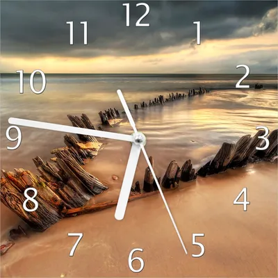 Produktbild von Wallario Design Wanduhr Bootswrack in Irland am Strand aus Echtglas, Größe 20 x 20 cm
