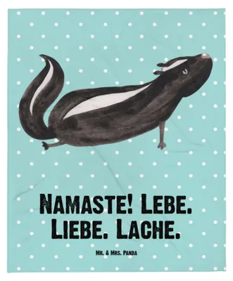 Produktbild von Mr. & Mrs. Panda Bettüberwurf Stinktier Yoga - Türkis Pastell - Geschenk, Wildtier, Namaste, Wohndecke, Skunk, Warme Decke, Liebe, Bettdecke, Tagesdecke, Sofaüberwurf