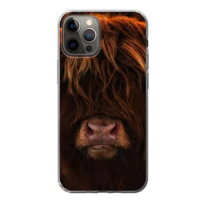 Produktbild von MuchoWow® Handyhülle Schutzhülle Hülle für iPhone 12 Pro Schottischer Highlander - Kuh - Schwarz - Porträt Silikon Softcase Handy Hülle - Abdeckung