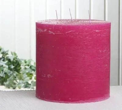 Produktbild von Rustik-Dreidochtkerze in Fuchsia, 15 x 15 cm Ø