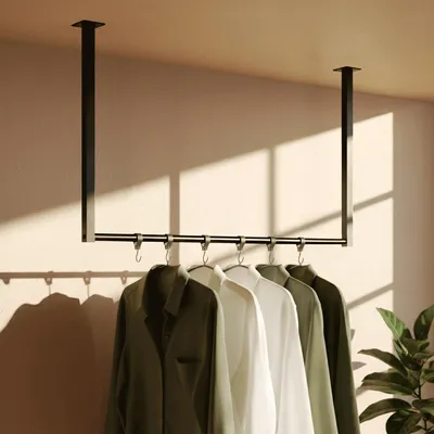 Produktbild von CLP Kleiderstange Fenton aus Metall für Deckenmontage mit 6 Kleiderhaken - Größe 80x60 cm