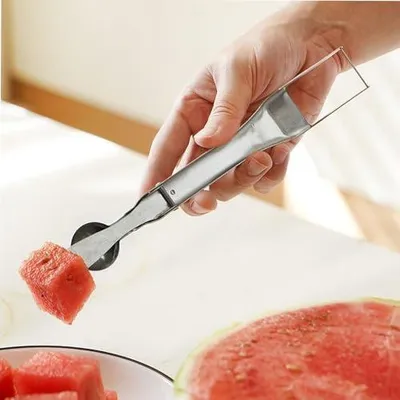 Produktbild von Wassermelonenschneider aus Edelstahl - Multifunktionaler Küchenhelfer mit Gabel und Löffel für Obstsalate, Kochen, Mittagessen und Picknicks