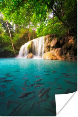 Produktbild von MuchoWow® Poster Angeln im Wasser im Erawan-Nationalpark mit Blick auf einen Wasserfall in Thailand 40x60 cm - Plakate für die Wand - Poster Babyzimmer