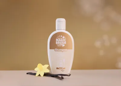 Zdjęcie produktu dla Kerbl MagicBrush Hundeshampoo (200 ml, für helles Hundefell, Vanilleduft) 80130