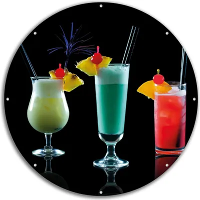 Produktbild von Wallario rundes Outdoor-Poster für Garten oder Balkon, Motiv Bunte Cocktails vor schwarzem Hintergrund, 60 cm Durchmesser