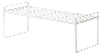 Produktbild von Ausziehbarer, höhenverstellbarer Regalboden für Küchenschränke, Vorratsschränke, Unterschränke, Arbeitsplatten und mehr – platzsparend, stapelbar, robust, aus Metall, weiß