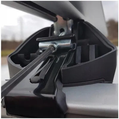 Imagen del producto de Portaequipajes para techo, compatible con el Volvo V90 Kombi, modelo fabricado entre 2016 y en adelante