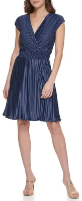 Produktbild von DKNY Damen Ärmelloses Strickkleid mit V-Ausschnitt, Marineblau, 34