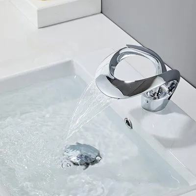Obrázok produktu pre Kúpeľňová batéria s chrómovou armatúrou