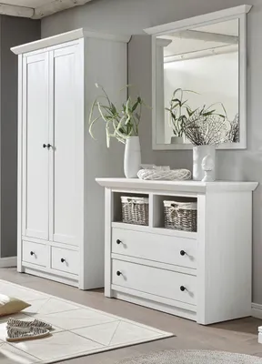 Produktbild von Garderoben-Set "Hooge" in Pinie weiß Landhaus mit Garderobenschrank und Kommode