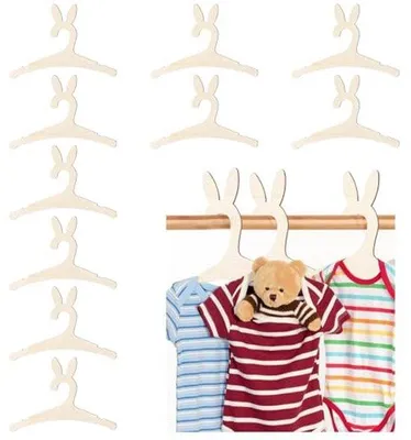 Produktbild von Ultiluxe Baby Kleiderbügel - 10 Stück - Holz Kleiderhänger mit Hasenohren - Antirutsch Design - Kinder Zubehör - Beige/Braun - Größe 30 cm