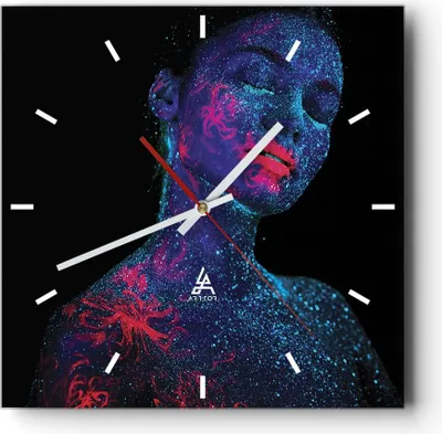 Produktbild von Wanduhr - Quadrat - Glasuhr - Frau Ultraviolett Glitzer - 30x30cm - Schleichendes Uhrwerk - Lautlos - zum Aufhängen bereit - Dekoration Modern - Wanddekoration aus Glas - C3AC30x30-4527