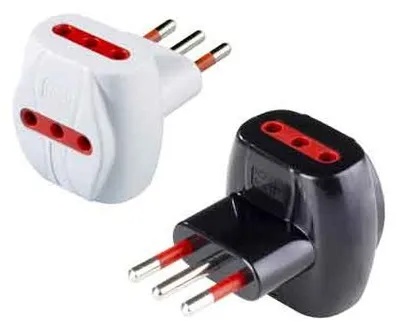 Imagen del producto de Adaptador triple de 10A Rosi, 2 enchufes redondos y 1 toma de tierra - Enchufes de 10A, 2 redondos y 1 de tierra, color
