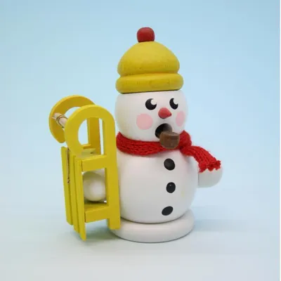 Obrázek produktu pro Kouřící figurka sněhuláka se sáňkami a kloboukem bílá výška 8cm NOVINKA