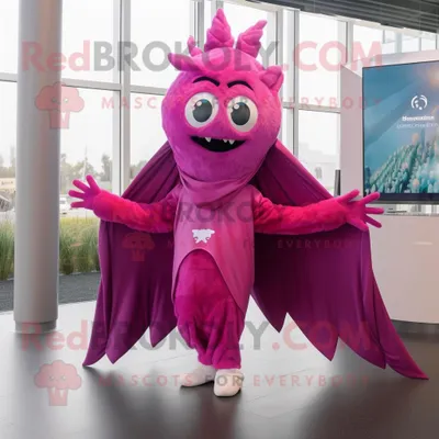 Zdjęcie produktu dla Purpurowa REDBROKOLY postać w kostiumie maskotki Zębowej Wróżki ubrana w dresy i klipsy z szalikiem