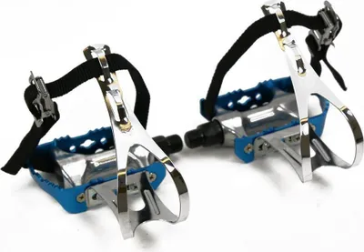 Produktbild von Rennrad Fahrradpedale Blau mit Retro Pedalhaken und Nylonriemen