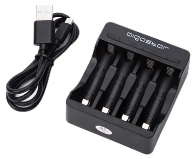 Image de Chargeur rapide pour 4 piles AA/AAA, de couleur noire élégante. Chargez vos piles