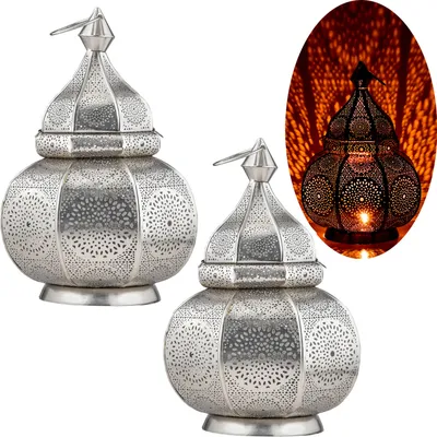 Produktbild von 2er Set Marrakesch Lampe und Laterne in einem aus Metall 30 cm groß | Tischlampe Windlicht Lamisa Silber als Orientalische Dekoration