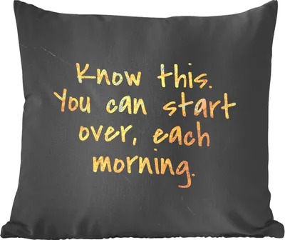 Produktbild von MuchoWow® Zierkissen Sofakissen Wohnzimmer Dekokissen 50x50 cm Zitate - Motivation - Gold - Marmor - Komfort - Sofakissen