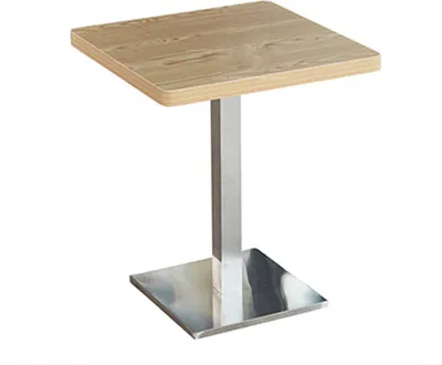 Zdjęcie produktu dla Meble gastronomiczne 360Home: wyposażenie dla kawiarni, barów, restauracji i hoteli. Stół z żelaznymi nogami, wymiary: 75x75x75 cm. Idealny do bistro