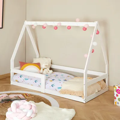 Produktbild von Hausbett LUSIA Kinderbett in Hausform, 80 x 160 cm, weiß, Kiefernholz Kinderbett mit Rausfallschutz, ideal zum Schlafen und Spielen, Bodenbett, Montessori