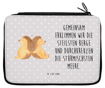 Produktbild von Mr. & Mrs. Panda Etui Igel händchenhaltend - Grau Pastell - Geschenk, Bleistiftetui, Federtasche, für Stifte, Federmäppchen, Freundin, Hochzeit, Love, Lieblingsmensch