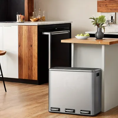 Image de Poubelle à 3 compartiments avec pédale - Poubelle en acier inoxydable pour un tri sélectif facile