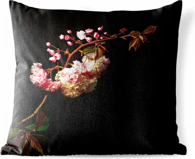 Produktbild von MuchoWow® Outdoor Kissen - Eine Kirschblüte vor schwarzem Hintergrund - 40x40 cm - Wetterfest - Lounge Kissen - Kopfkissen - Interieur - Polster mit Bild